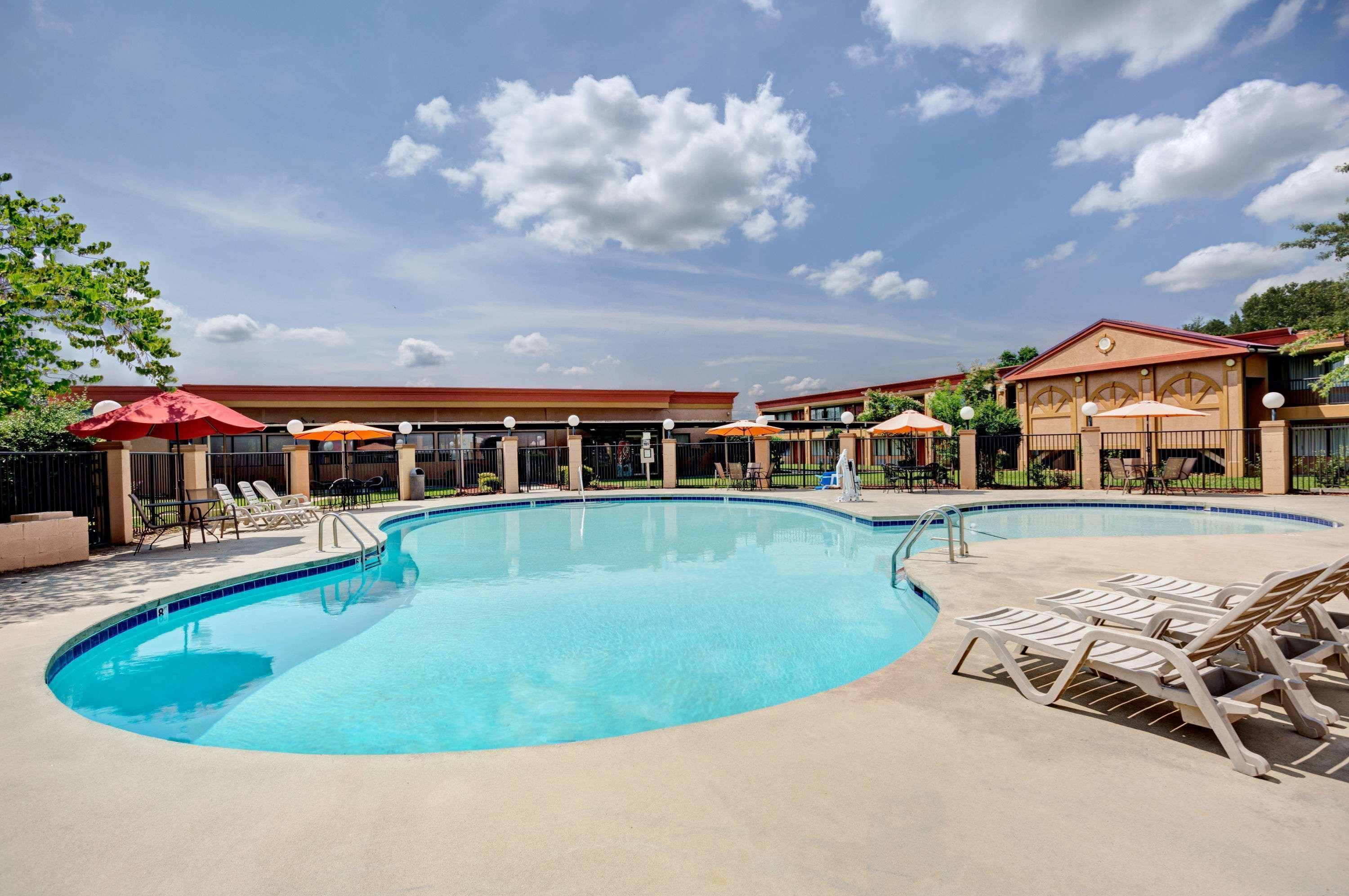 Days Inn By Wyndham Durham/Near Duke University Екстер'єр фото