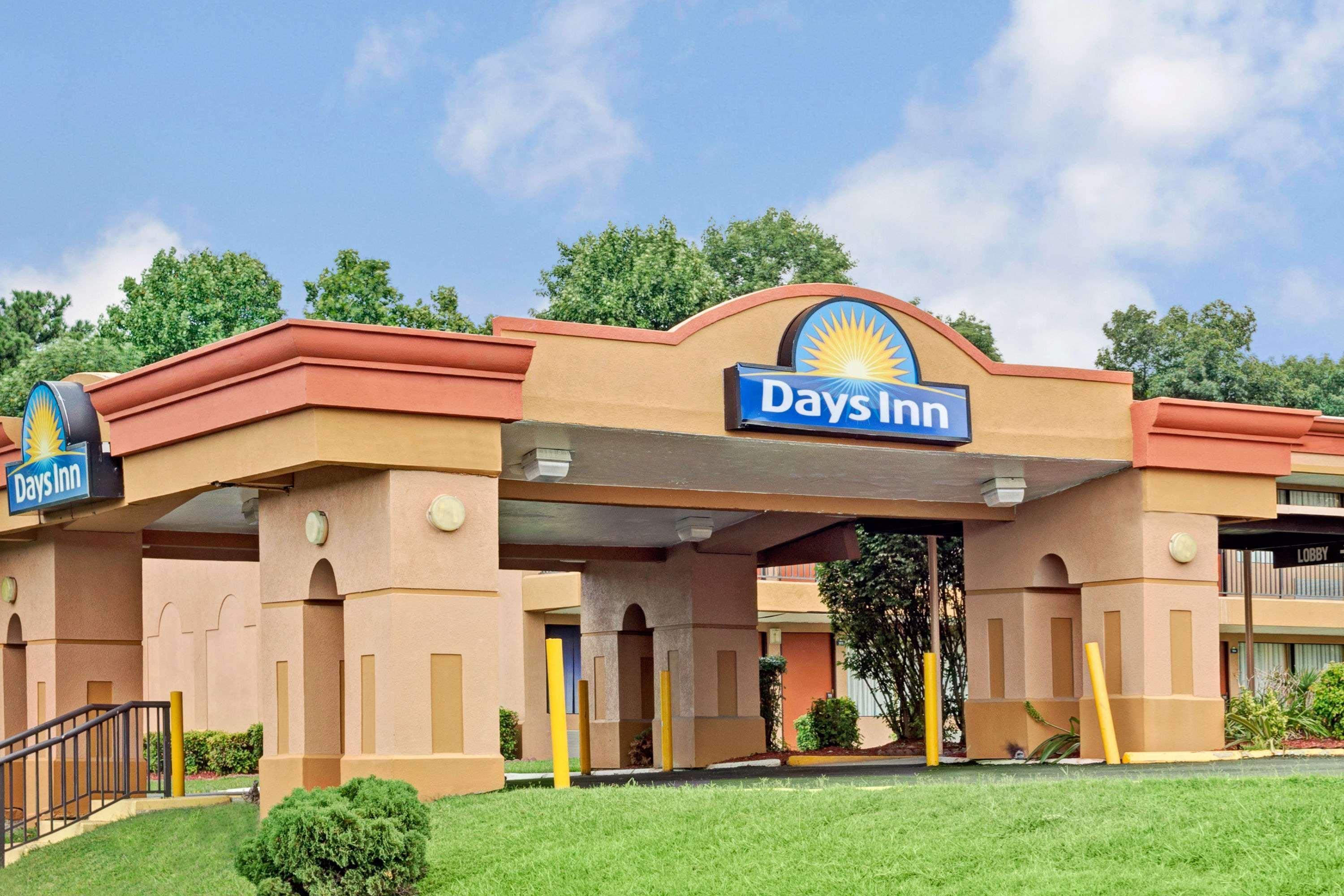 Days Inn By Wyndham Durham/Near Duke University Екстер'єр фото